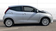 Toyota Aygo 1.0 VVT-i X-Play 5dr x-shift Petrol Hatchback